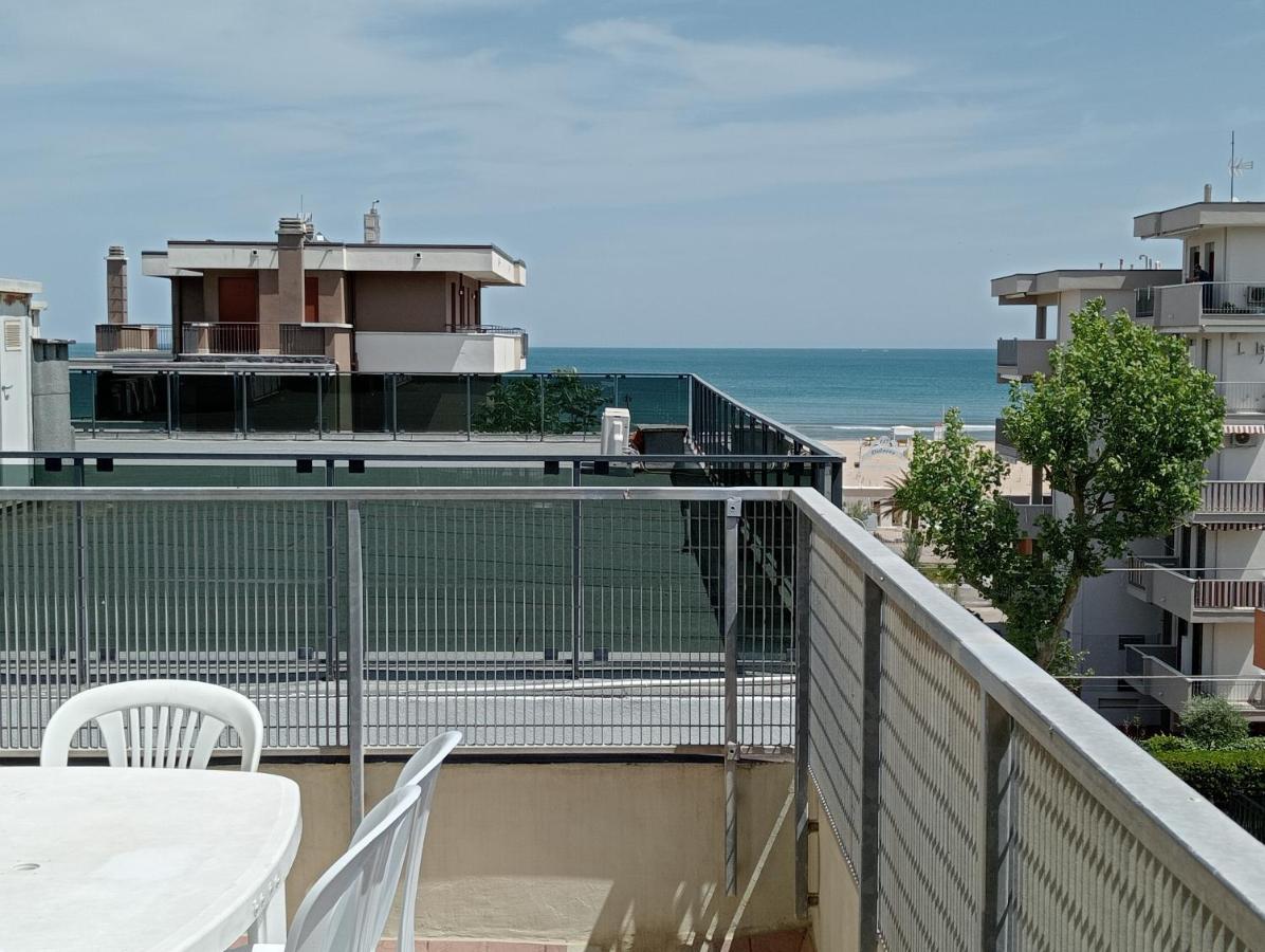 Appartamenti Carlotta Rímini Exterior foto