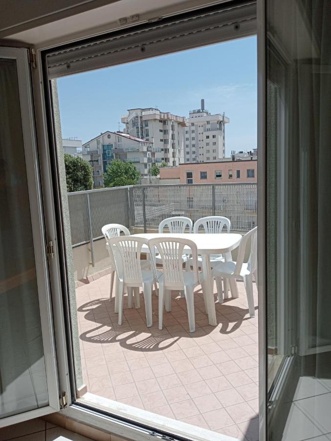 Appartamenti Carlotta Rímini Exterior foto