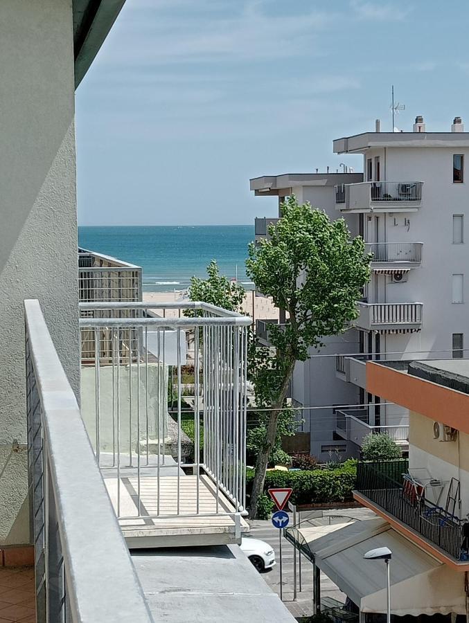 Appartamenti Carlotta Rímini Exterior foto
